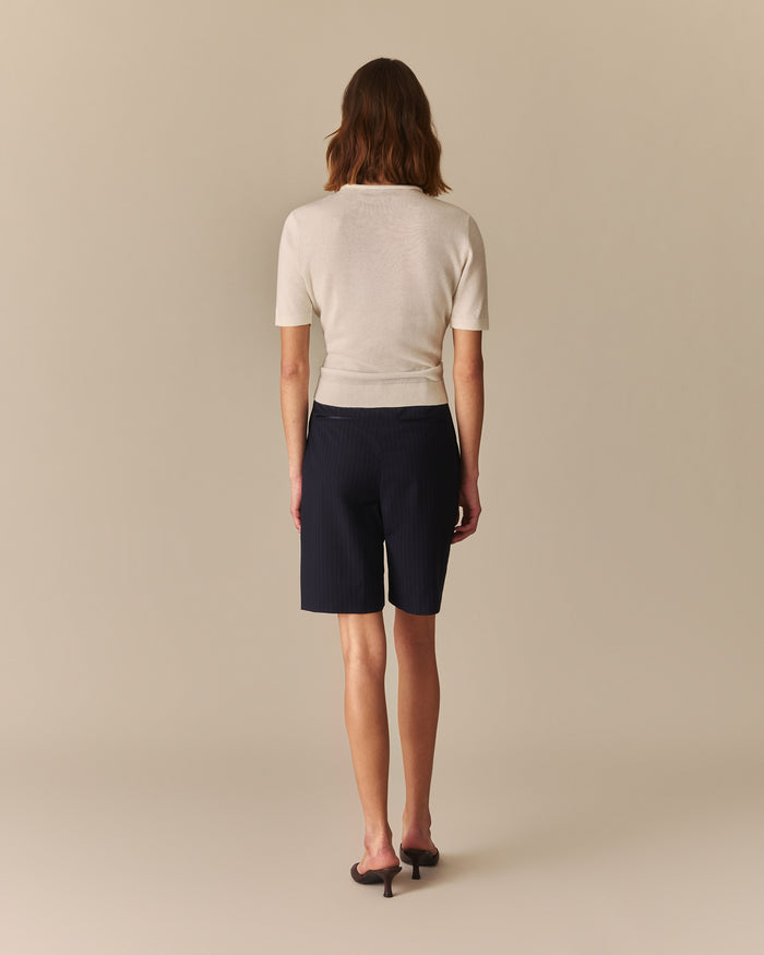 Court Pinstripe Bermuda Short Navy Navy / 14