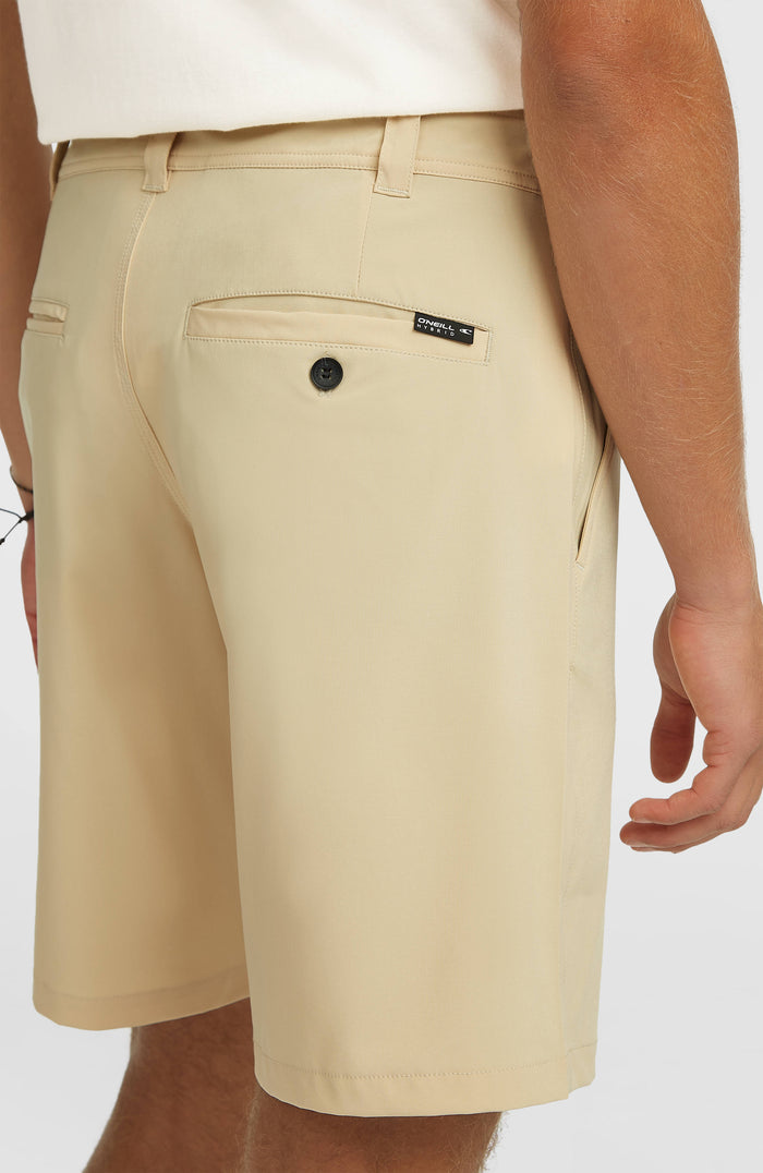 Hybrid 19'' Shorts | Cocoa Sand