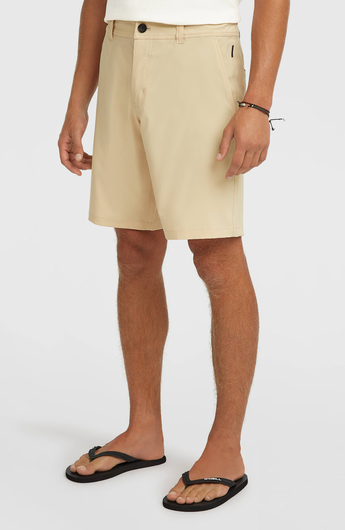 Hybrid 19'' Shorts | Cocoa Sand