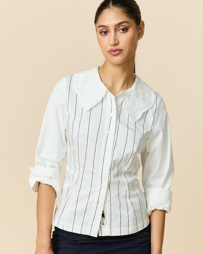 Women's Fitted Lace Collar Button Down Shirt White